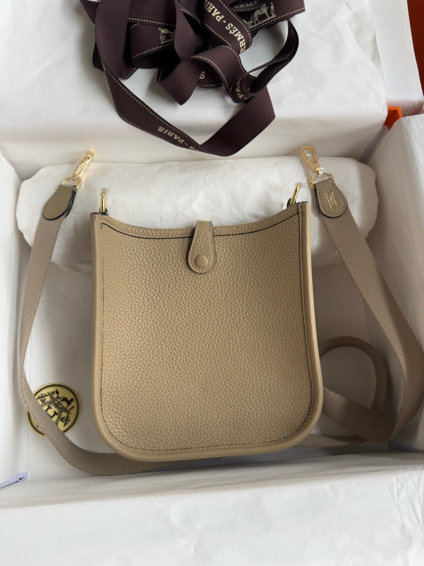 HM 25S EVELYNE 17 CM IN BEIGE COWHIDE WITH GOLD HARDWARE