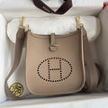 HM 25S EVELYNE 17 CM IN DARK BEIGE COWHIDE WITH GOLD HARDWARE