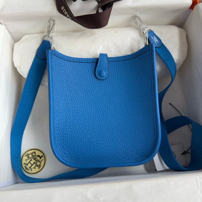 HM 25S EVELYNE 17 CM IN BLUE COWHIDE WITH SILVER HARDWARE