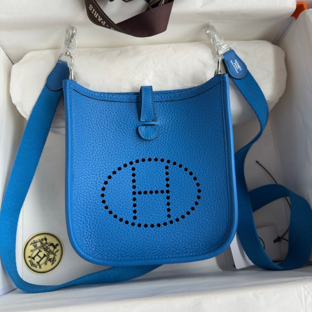 HM 25S EVELYNE 17 CM IN BLUE COWHIDE WITH SILVER HARDWARE