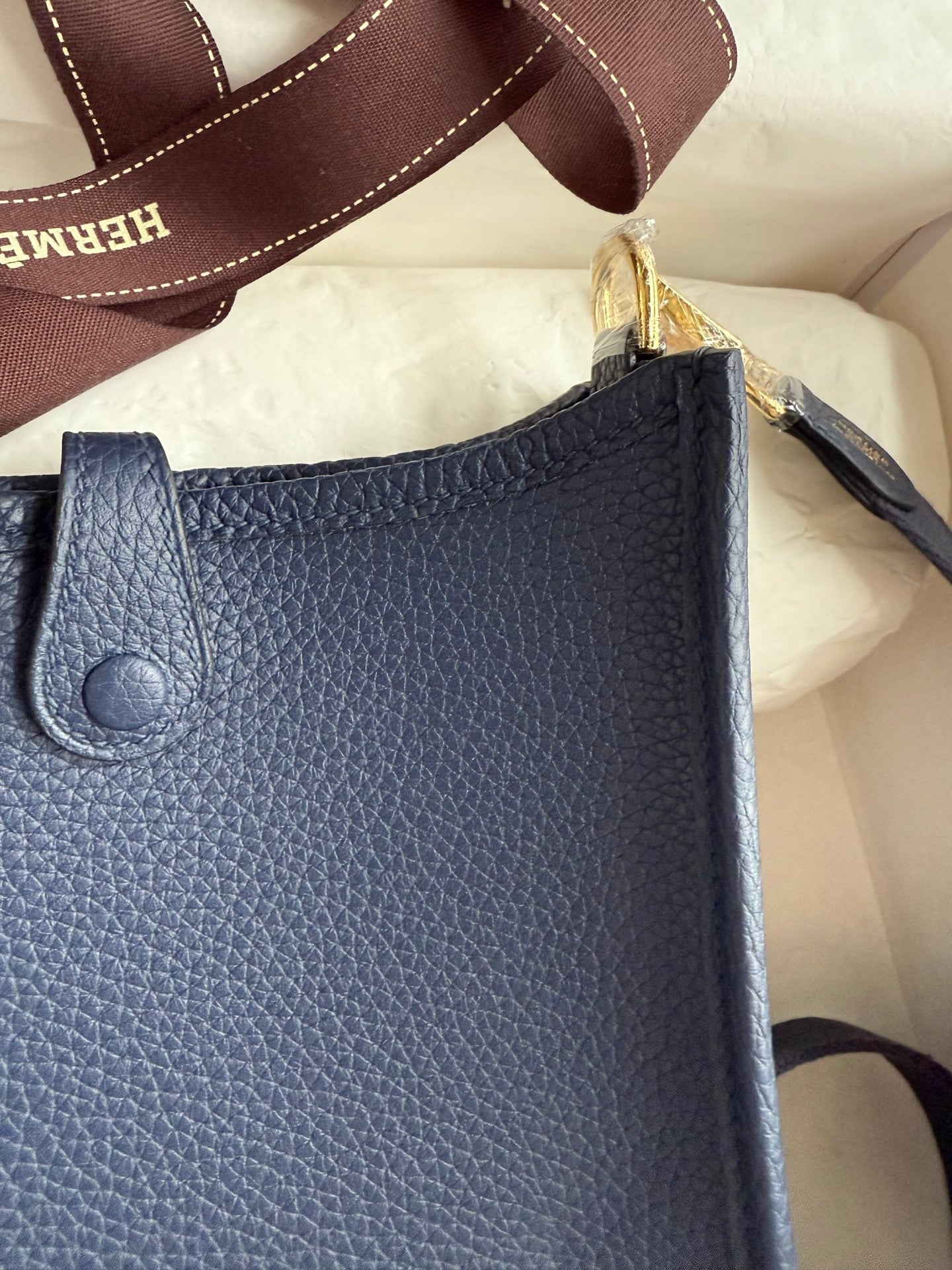 HM 25S EVELYNE 17 CM IN SLATE BLUE-GRAY COWHIDE WITH GOLD HARDWARE
