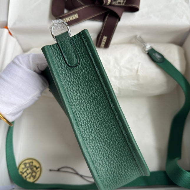 HM 25S EVELYNE 17 CM IN DARK GREEN COWHIDE WITH SILVER HARDWARE