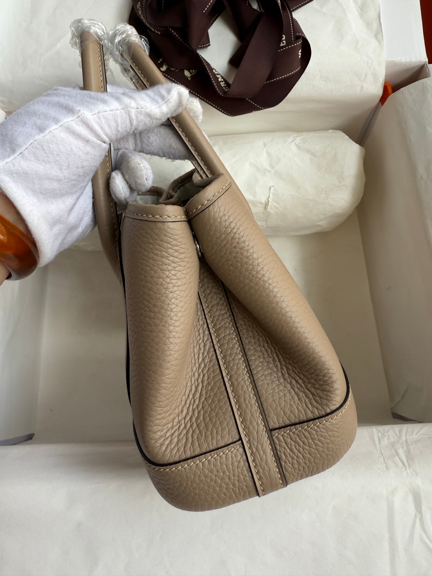 HM 25S GARDEN PARTY 23 CM IN WARM BEIGE TOGO