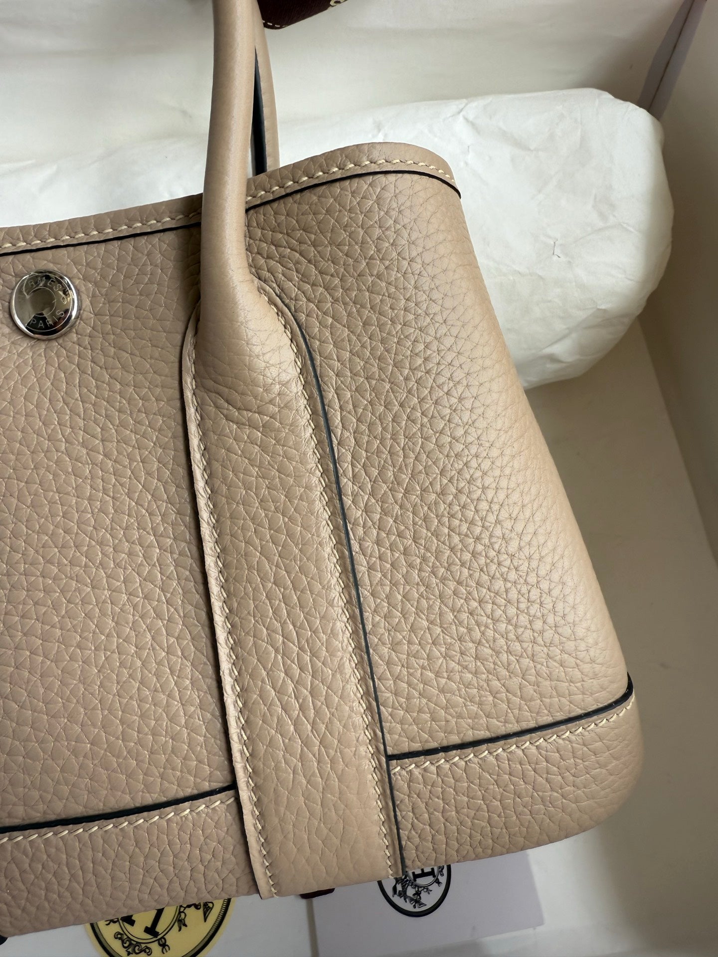 HM 25S GARDEN PARTY 23 CM IN WARM BEIGE TOGO