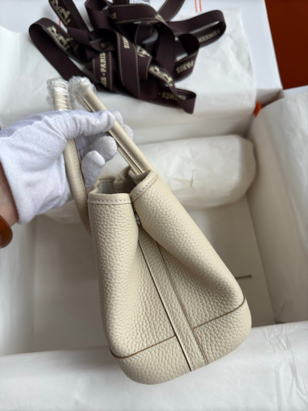 HM 25S GARDEN PARTY 23 CM IN CREAM WHITE TOGO