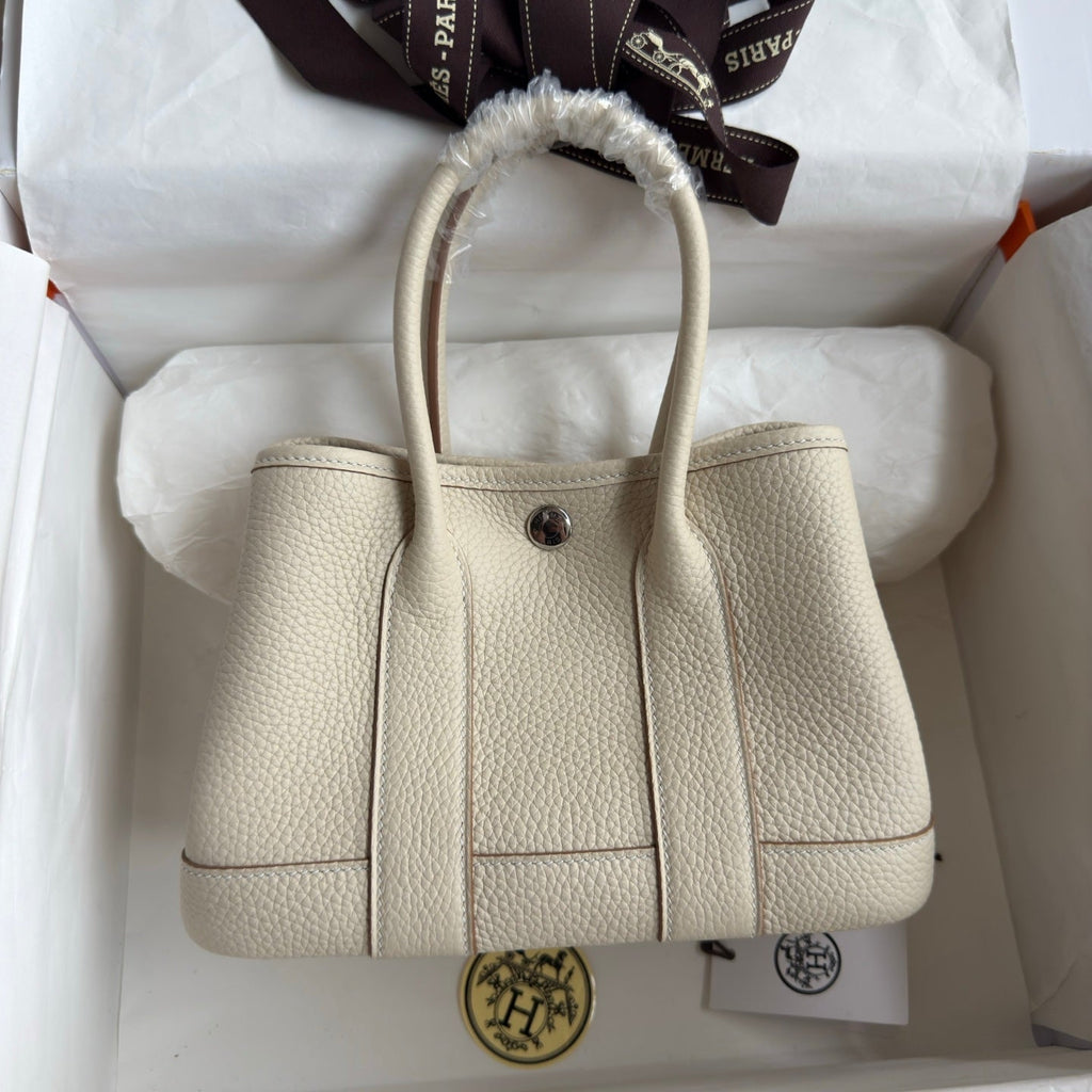 HM 25S GARDEN PARTY 23 CM IN CREAM WHITE TOGO