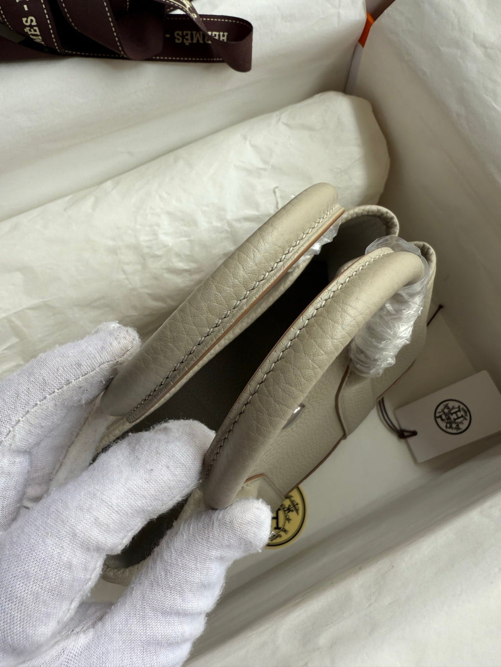 HM 25S GARDEN PARTY 23 CM IN LIGHT BEIGE GRAY TOGO