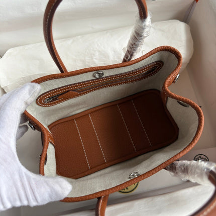 HM 25S GARDEN PARTY 23 CM IN CHESTNUT BROWN TOGO