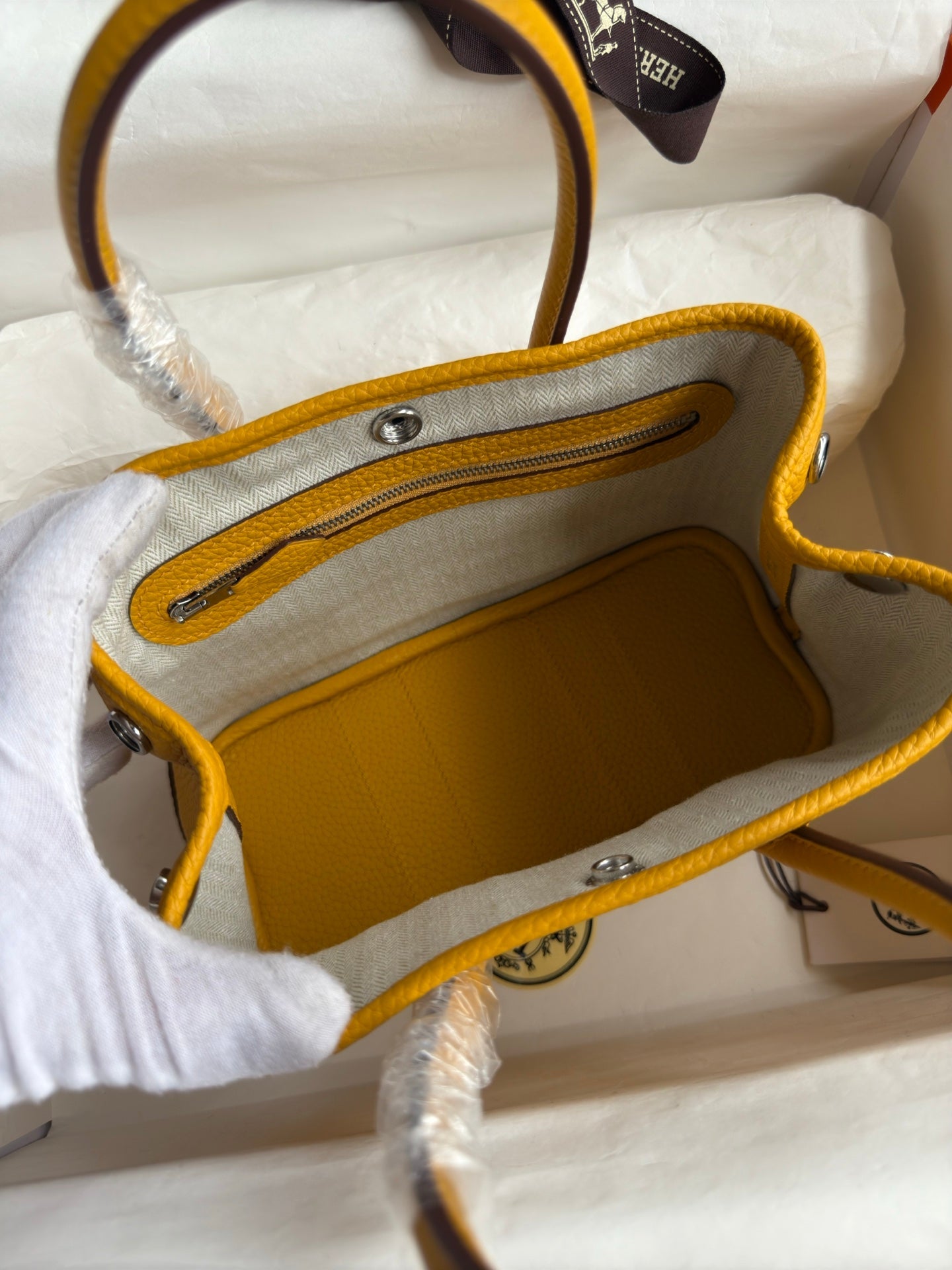 HM 25S GARDEN PARTY 23 CM IN MUSTARD YELLOW TOGO