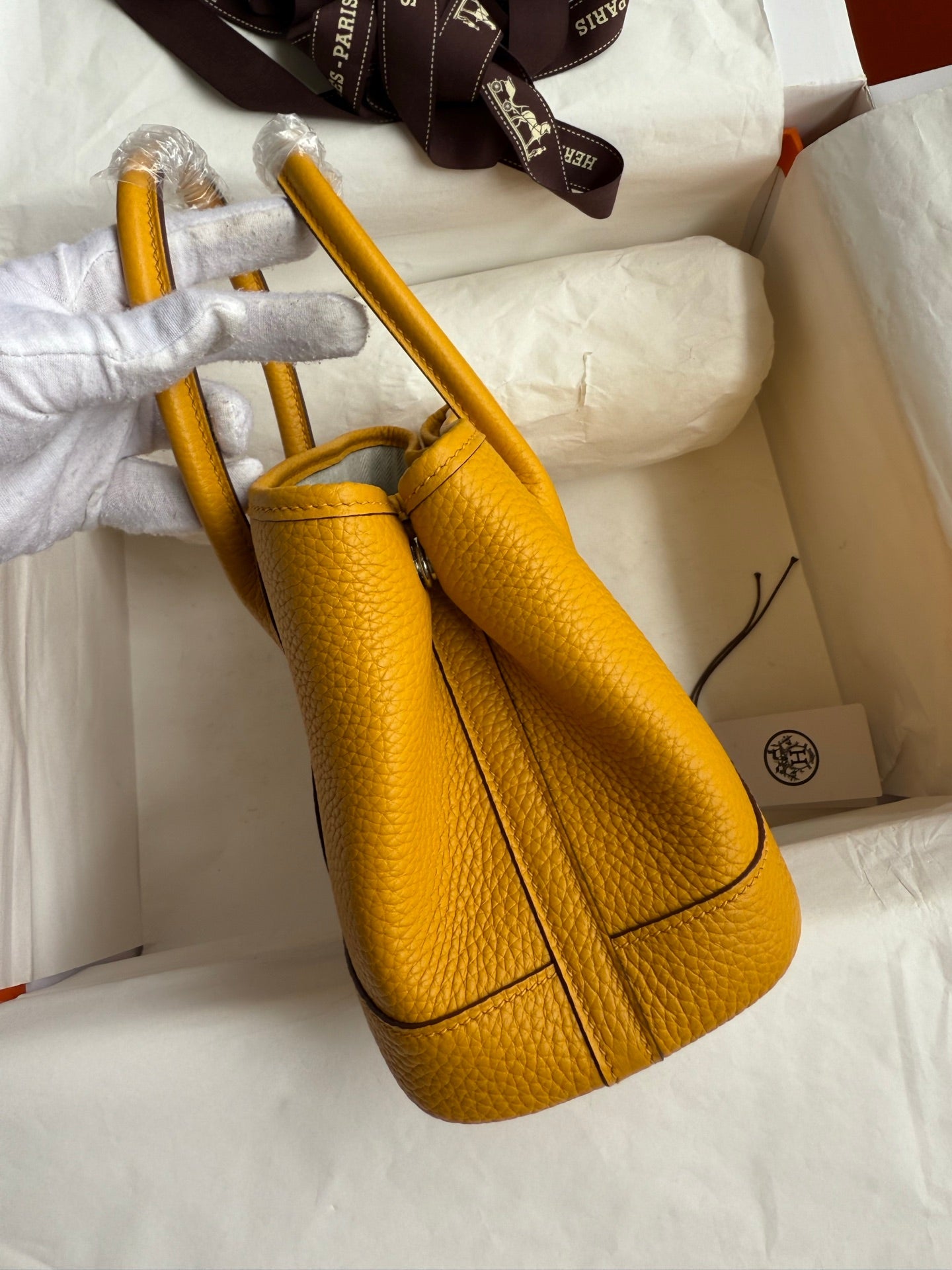 HM 25S GARDEN PARTY 23 CM IN MUSTARD YELLOW TOGO