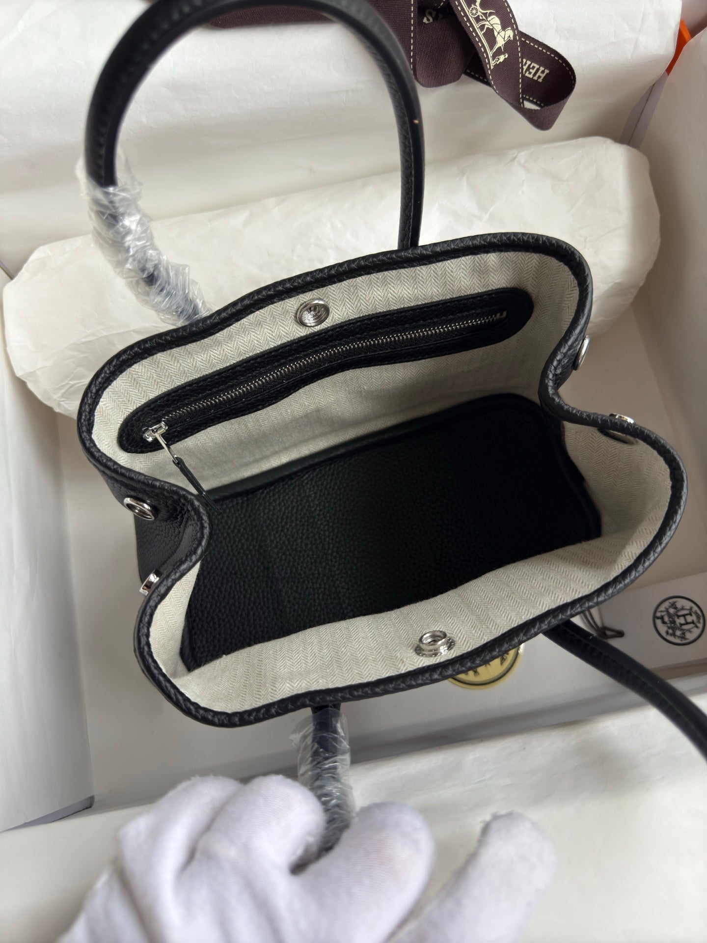 HM 25S GARDEN PARTY 23 CM IN BLACK TOGO