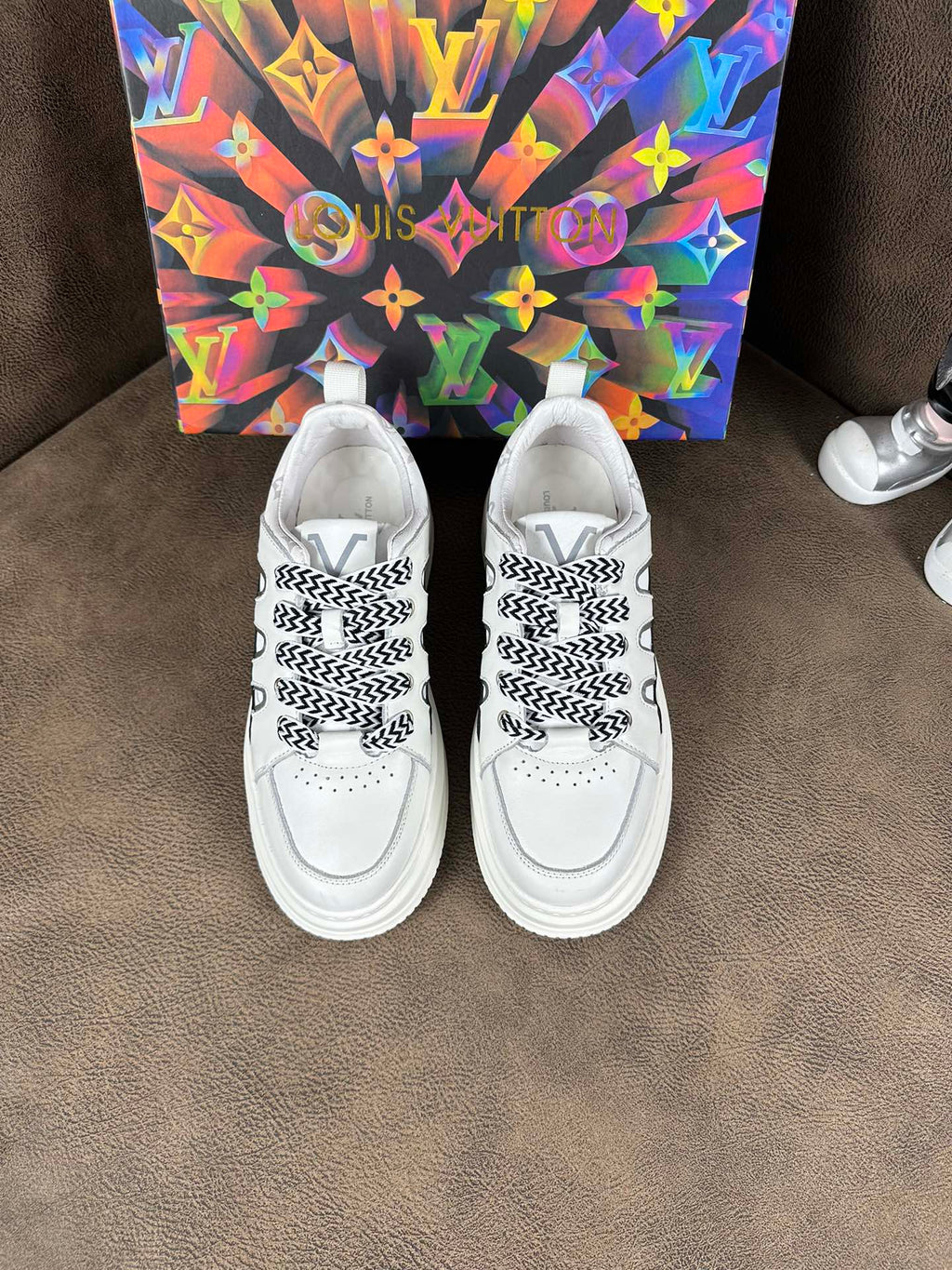 LV TRAINER SHOES IN WHITE MIX BLACK CALFSKIN