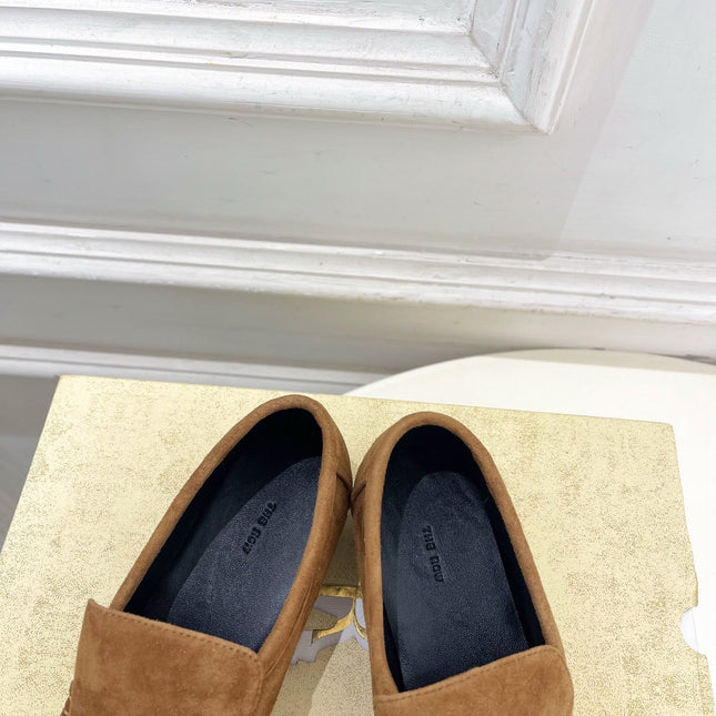 THE ROW 26S MOCCASIN LOAFERS 20MM IN COGNAC BROWN SUEDE