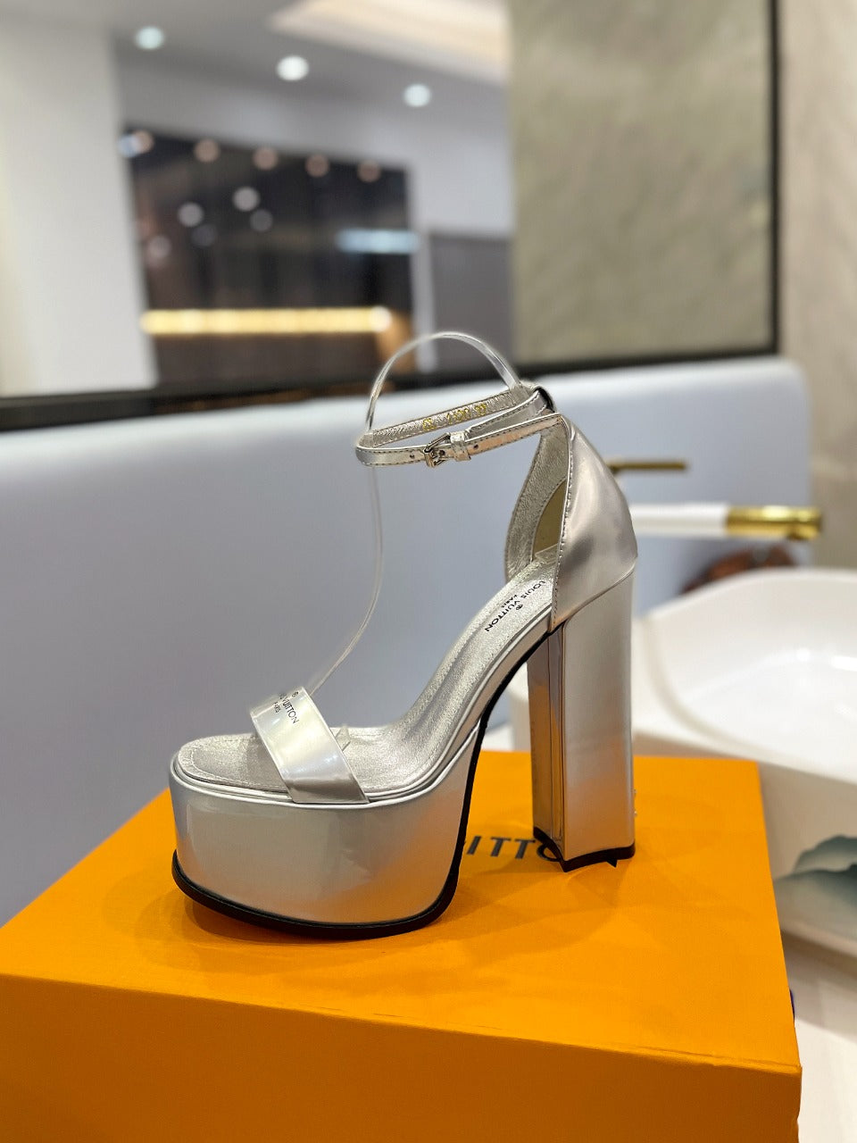 LV 26S HIGH HEEL SANDALS 145 MM IN SILVER CALFSKIN