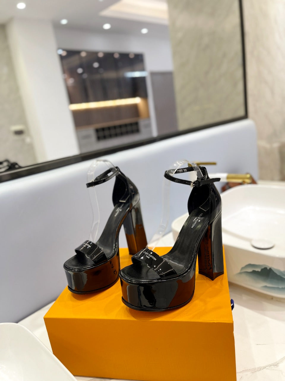 LV 26S HIGH HEEL SANDALS 145 MM IN BLACK CALFSKIN
